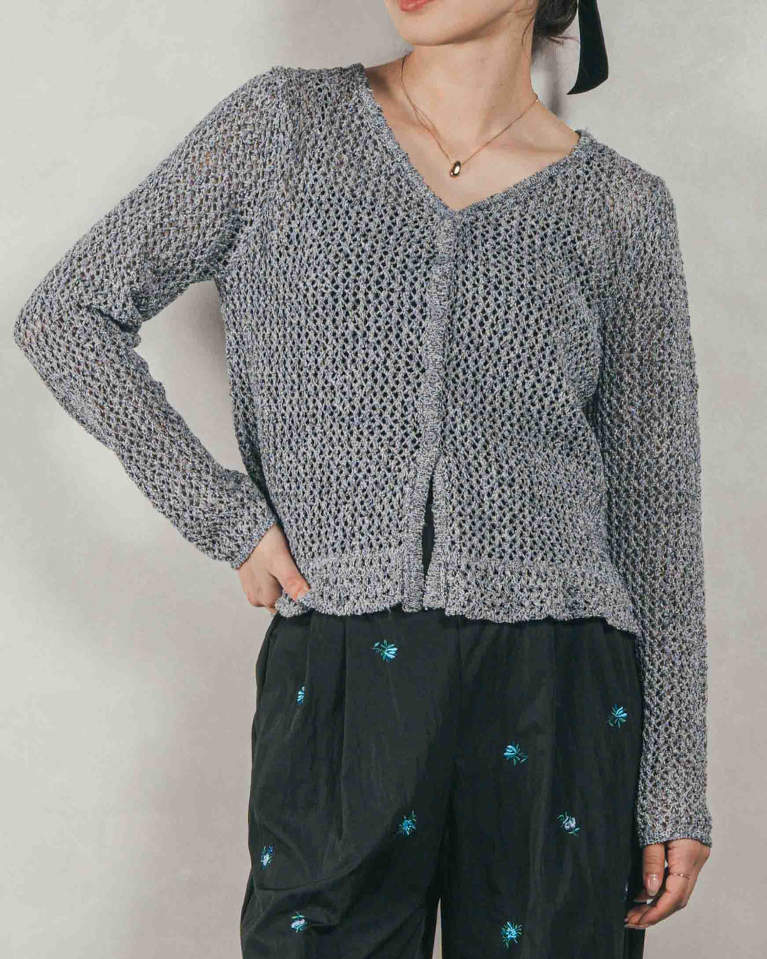 ［SET］Mixメッシュ Vネックカーデ + Flower刺繍　タックパンツ（2SET）