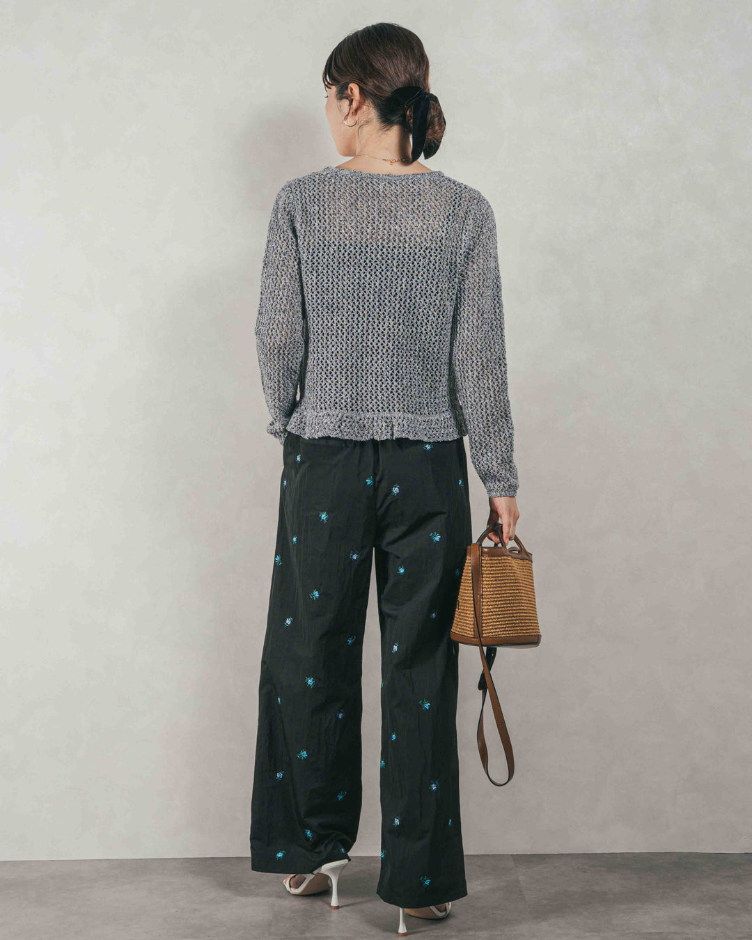 ［SET］Mixメッシュ Vネックカーデ + Flower刺繍　タックパンツ（2SET）