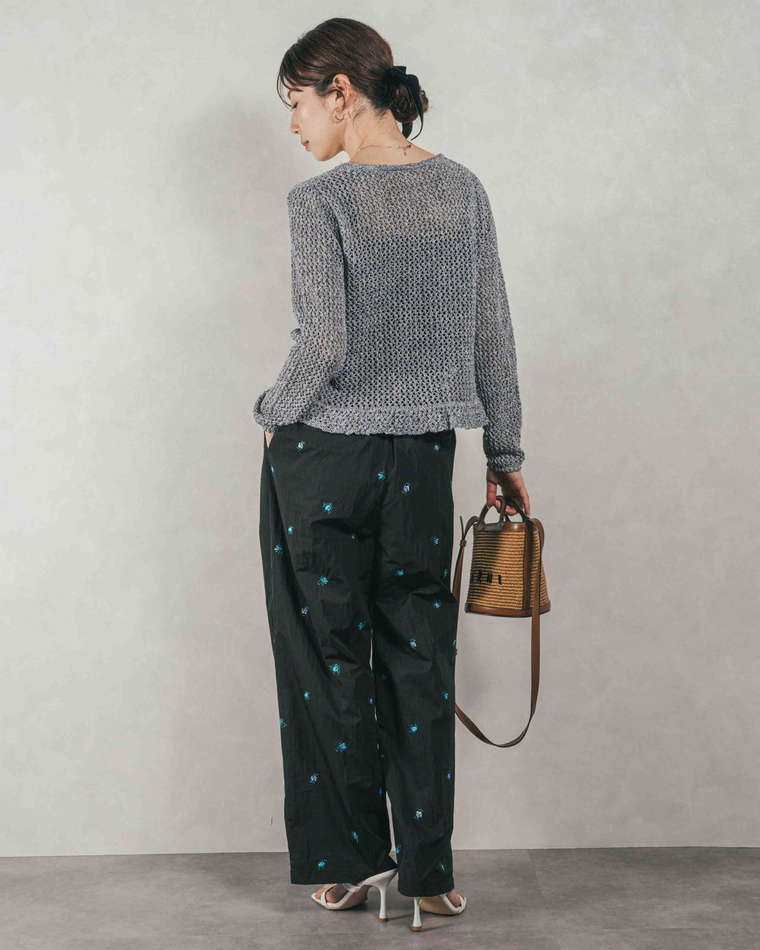 ［SET］Mixメッシュ Vネックカーデ + Flower刺繍　タックパンツ（2SET）