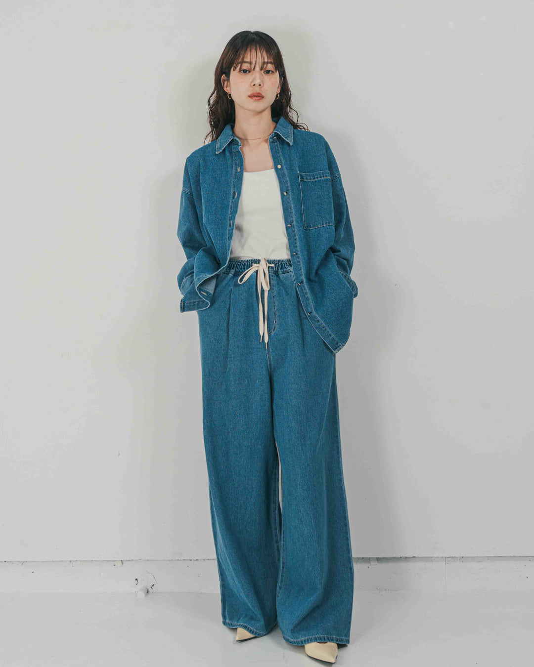 ［SET］Airy Denim オーバーシャツ + Airy Denim ワイドパンツ（2SET）