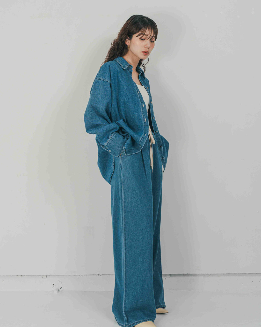 ［SET］Airy Denim オーバーシャツ + Airy Denim ワイドパンツ（2SET）