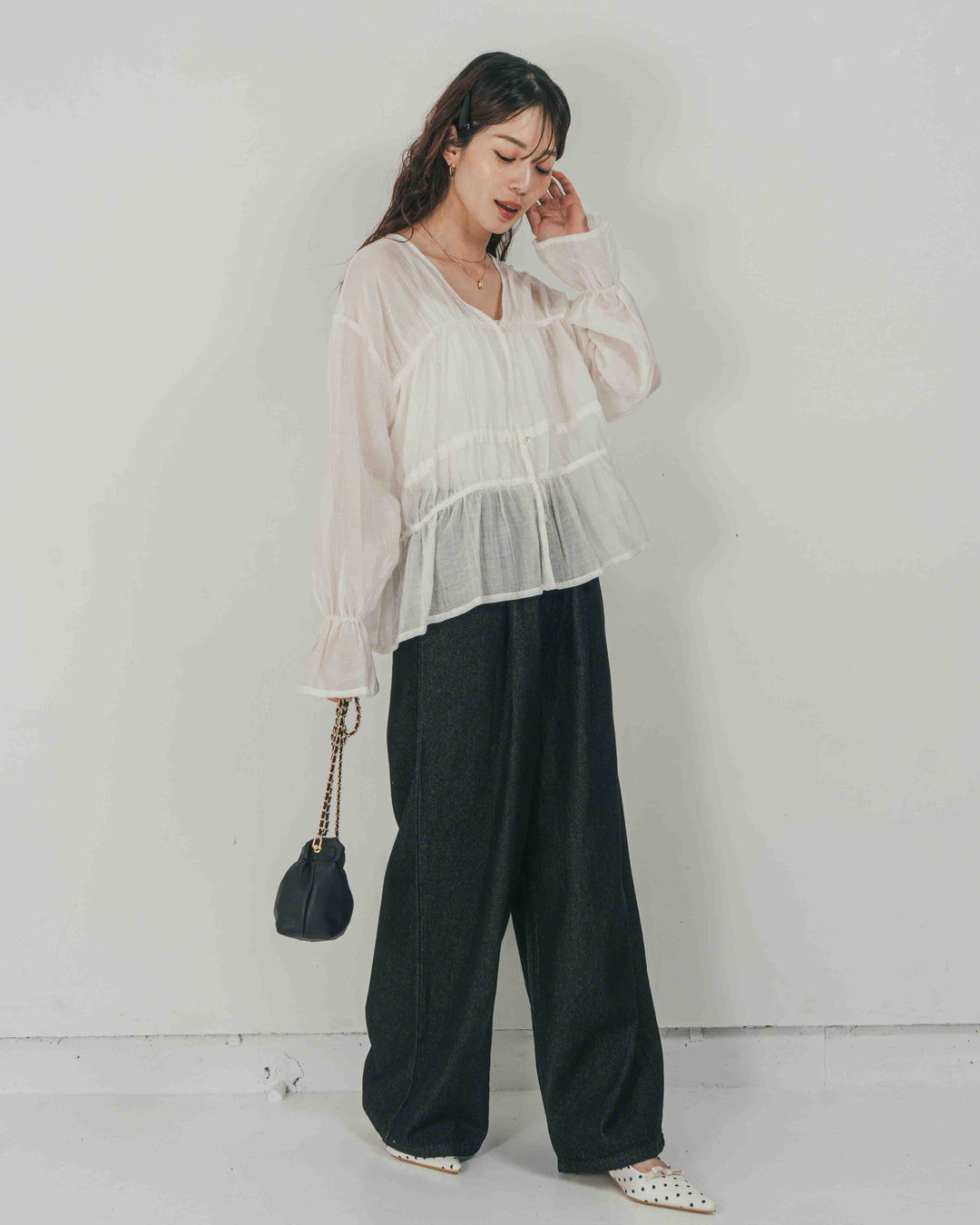 ［SET］Soft シャーリングブラウス + Airy Denim ワイドパンツ（2SET）