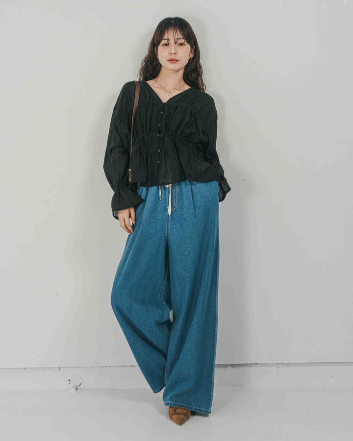 ［SET］Soft シャーリングブラウス + Airy Denim ワイドパンツ（2SET）
