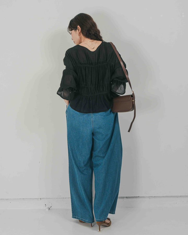 ［SET］Soft シャーリングブラウス + Airy Denim ワイドパンツ（2SET）