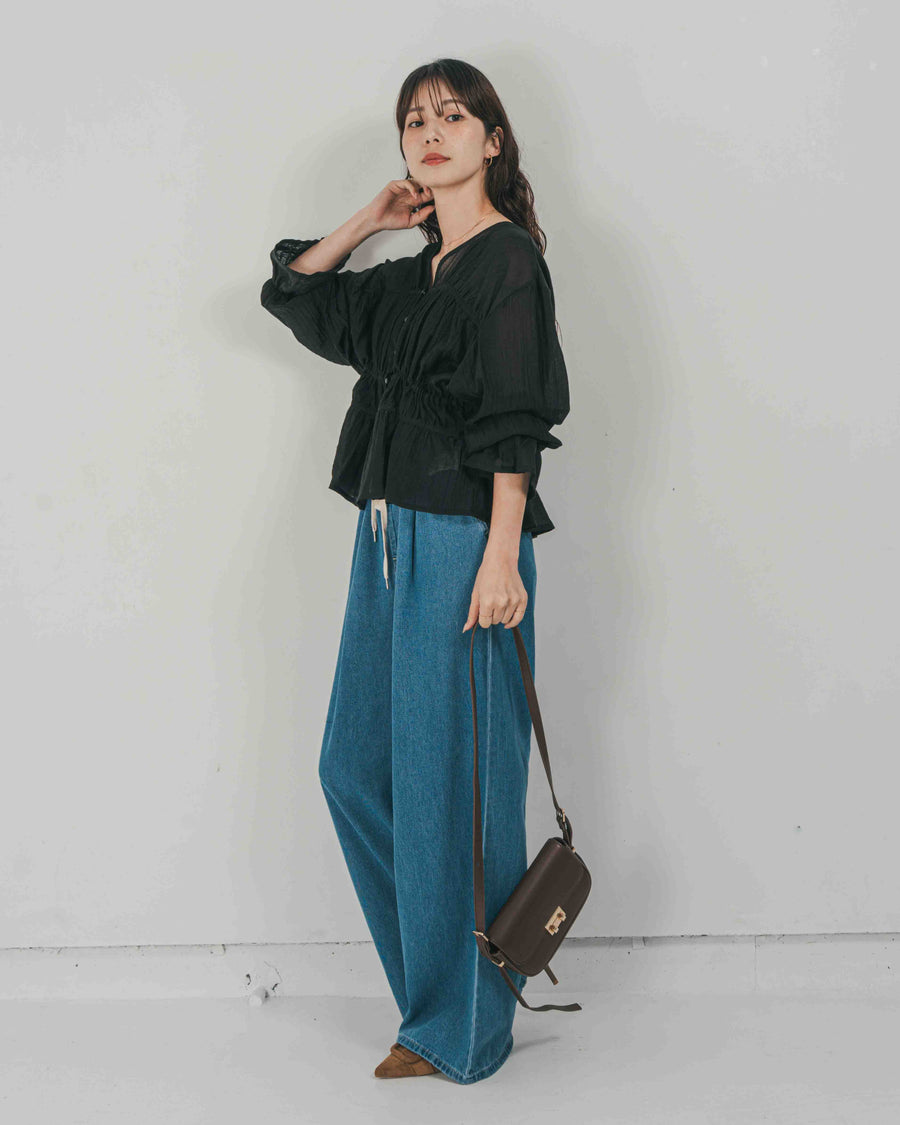 ［SET］Soft シャーリングブラウス + Airy Denim ワイドパンツ（2SET）