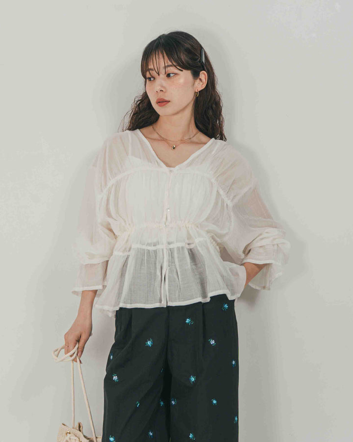 ［SET］Soft シャーリングブラウス + Flower刺繍　タックパンツ（2SET）