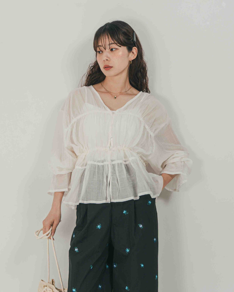 ［SET］Soft シャーリングブラウス + Flower刺繍　タックパンツ（2SET）