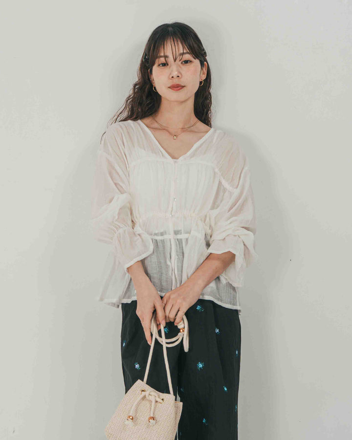 ［SET］Soft シャーリングブラウス + Flower刺繍　タックパンツ（2SET）