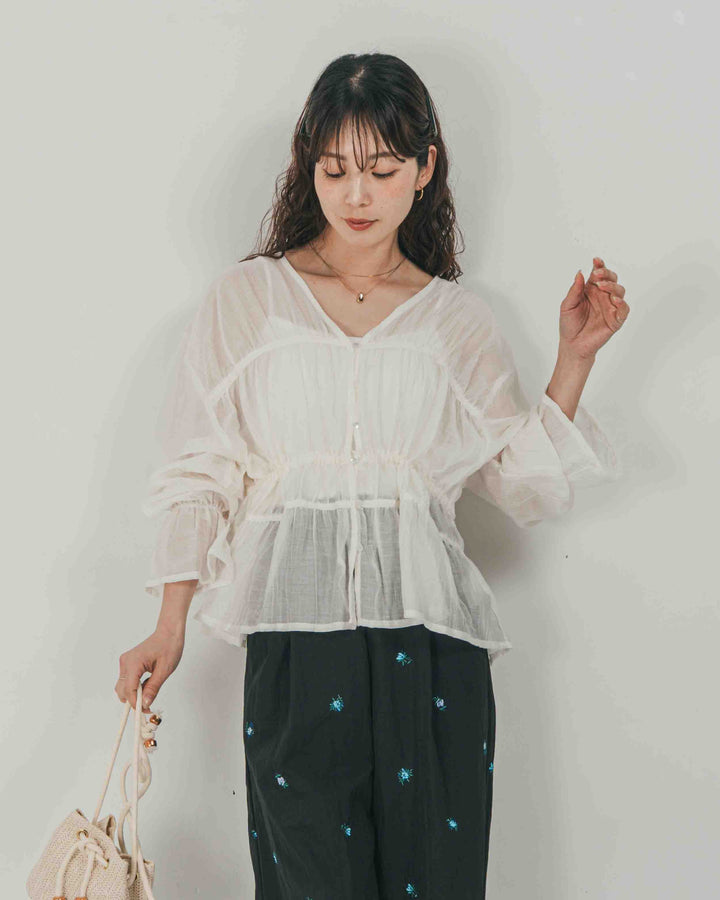 ［SET］Soft シャーリングブラウス + Flower刺繍　タックパンツ（2SET）