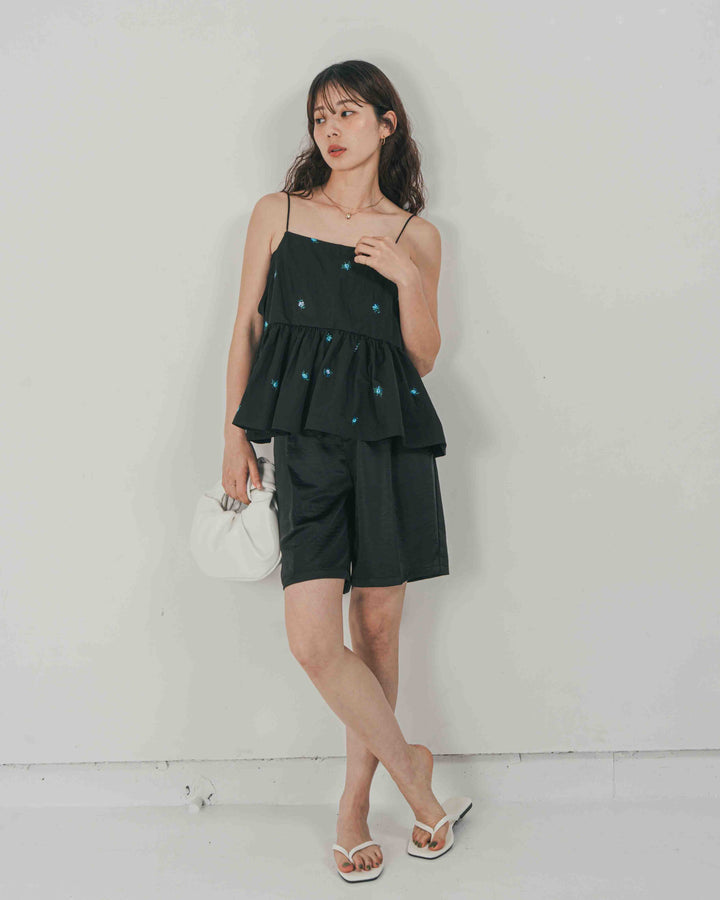 ［SET］Flower刺繍　ボリュームキャミ + Vintageサテン　ハーフパンツ（2SET）