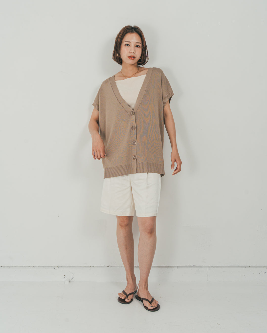 ［SET］VネックRelaxニットベスト + Vintageサテン　ハーフパンツ（2SET）