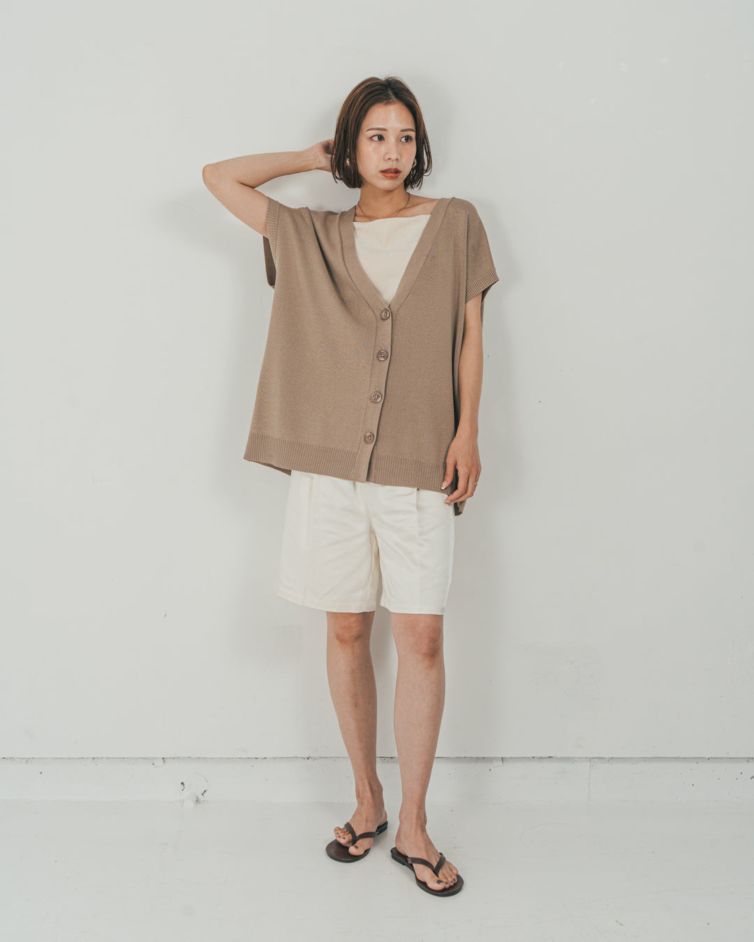 ［SET］VネックRelaxニットベスト + Vintageサテン　ハーフパンツ（2SET）