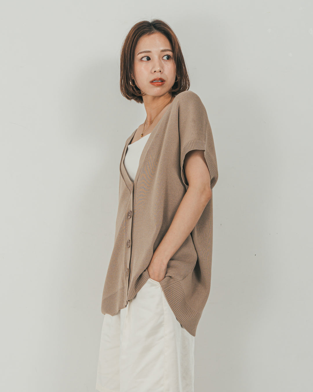 ［SET］VネックRelaxニットベスト + Vintageサテン　ハーフパンツ（2SET）
