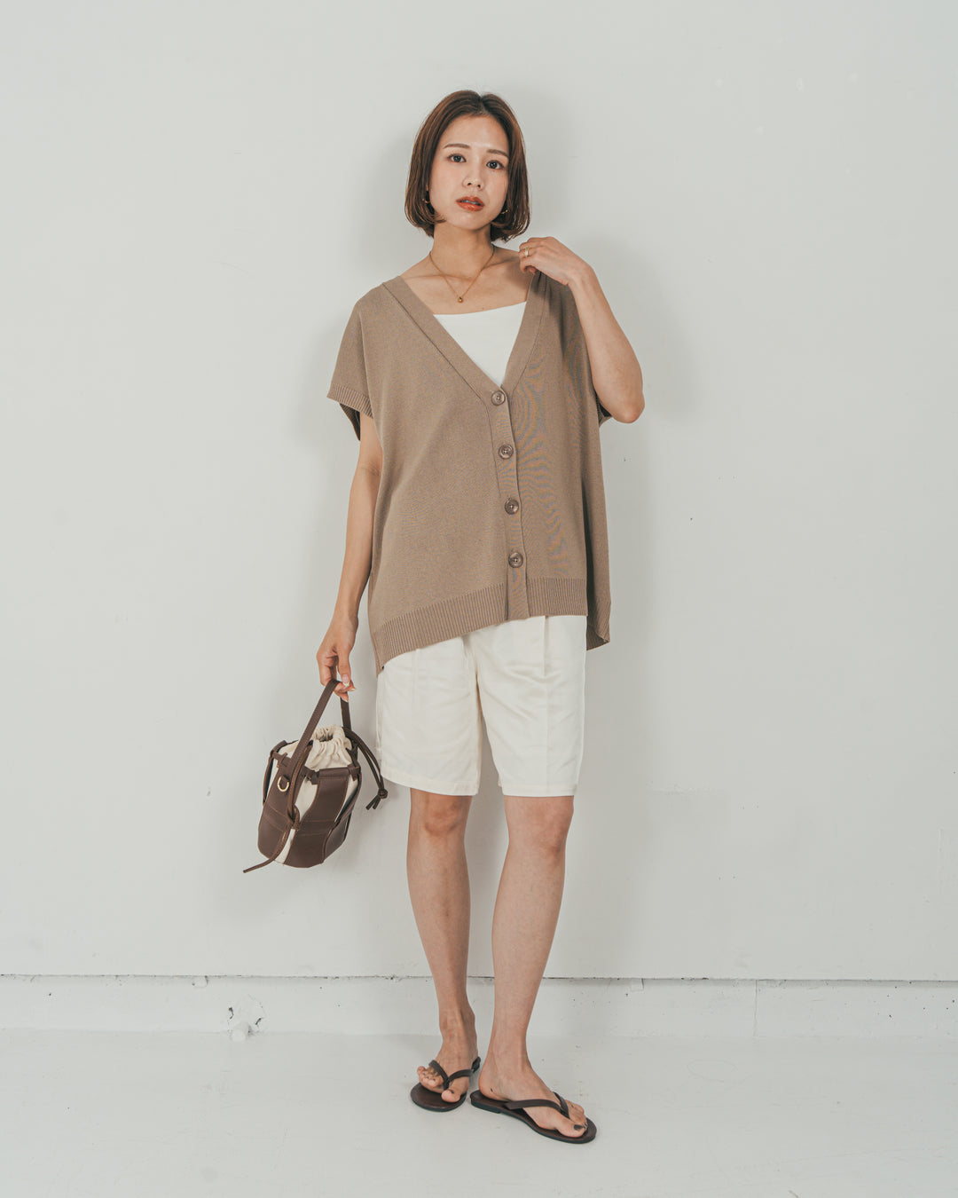 ［SET］VネックRelaxニットベスト + Vintageサテン　ハーフパンツ（2SET）