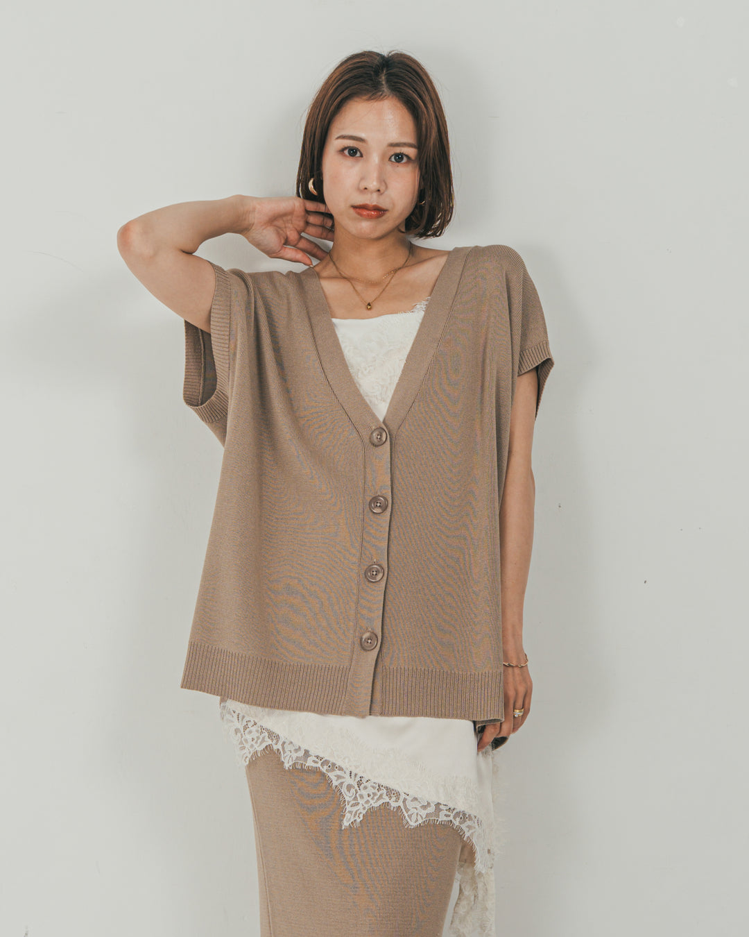 ［SET］VネックRelaxニットベスト + サテンアシメ レースキャミ + Relax Knit ストレートスカート（3SET）