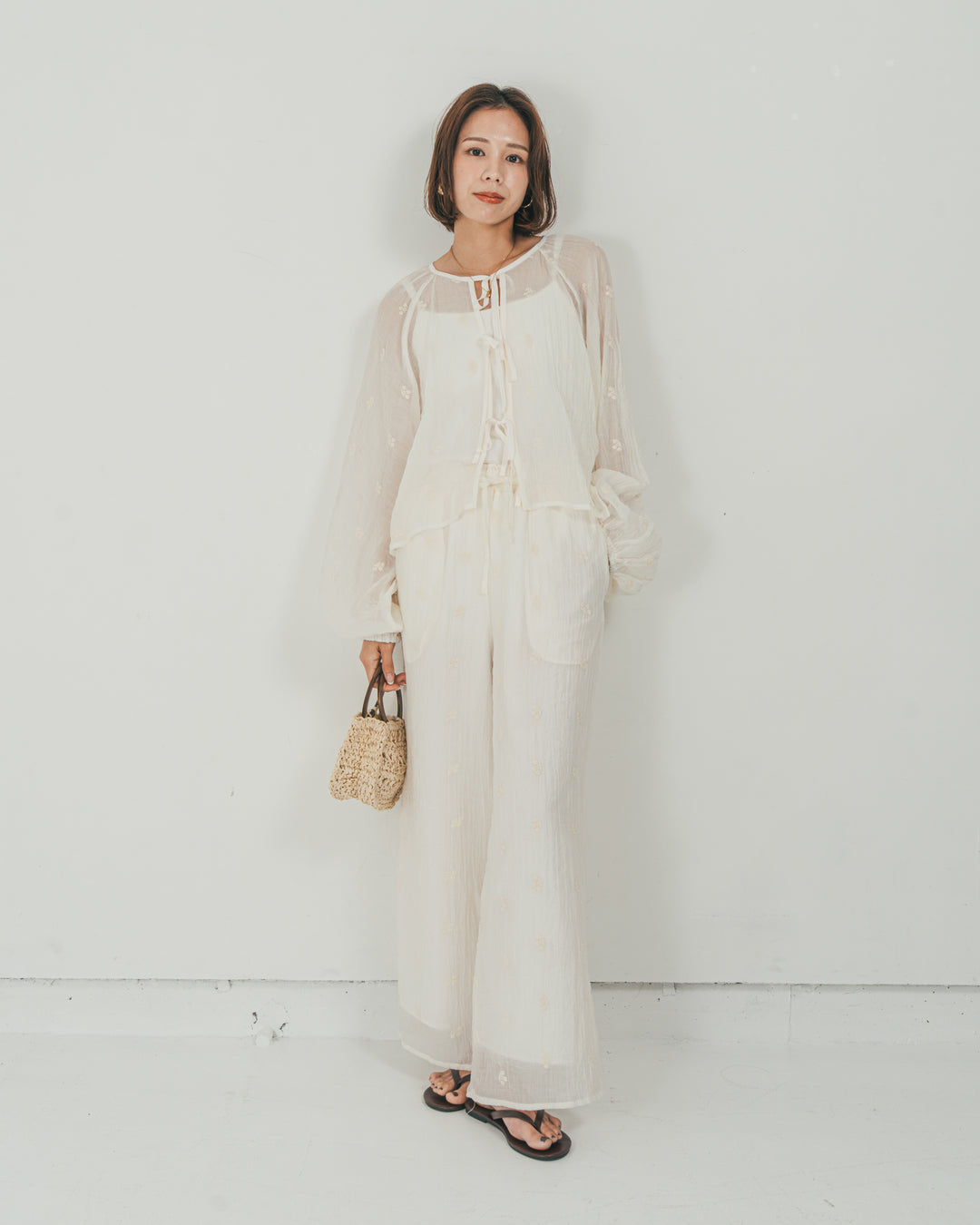 ［SET］フロントリボン刺繍 Veilブラウス + 刺繍 Veilロングパンツ（2SET）