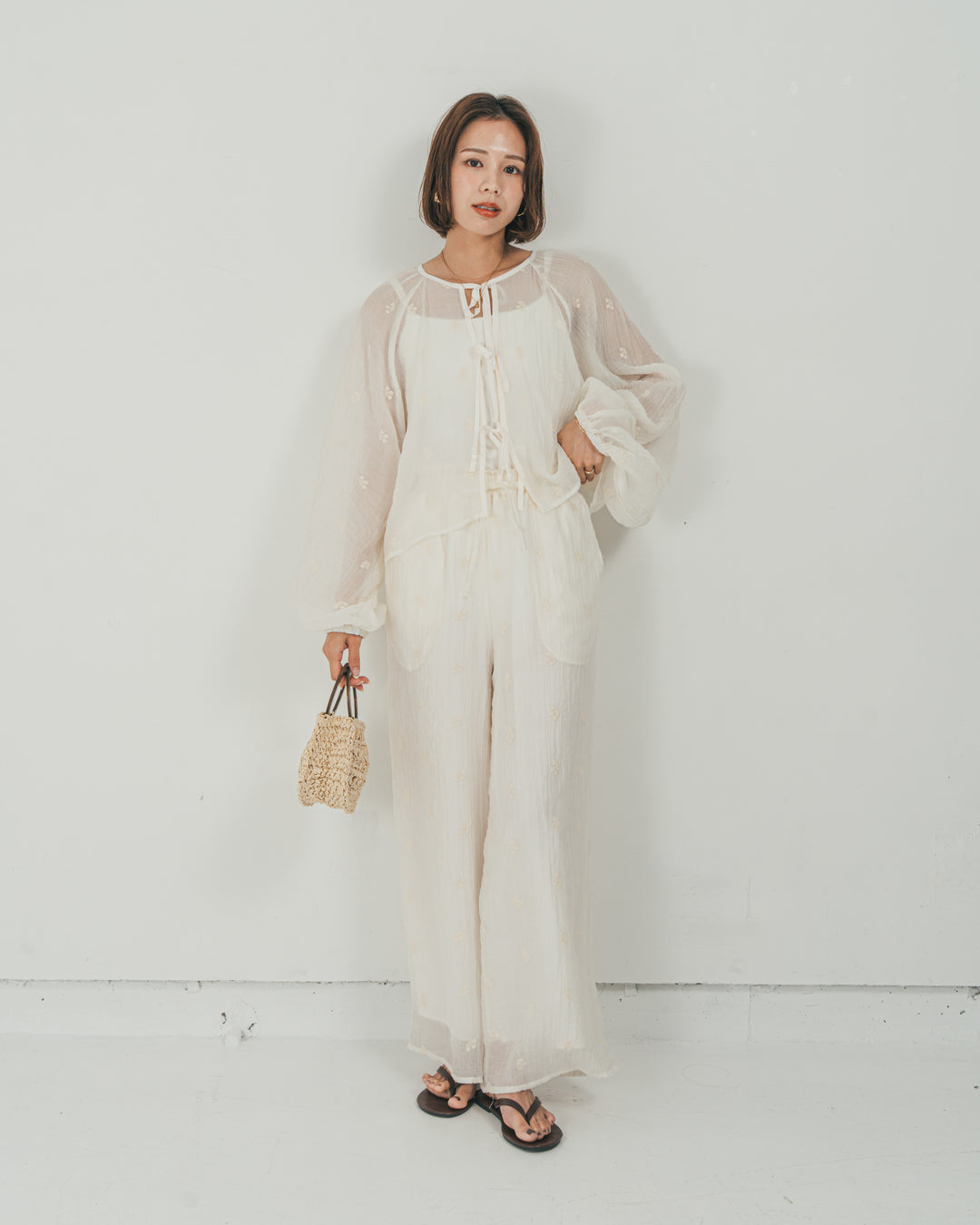 ［SET］フロントリボン刺繍 Veilブラウス + 刺繍 Veilロングパンツ（2SET）