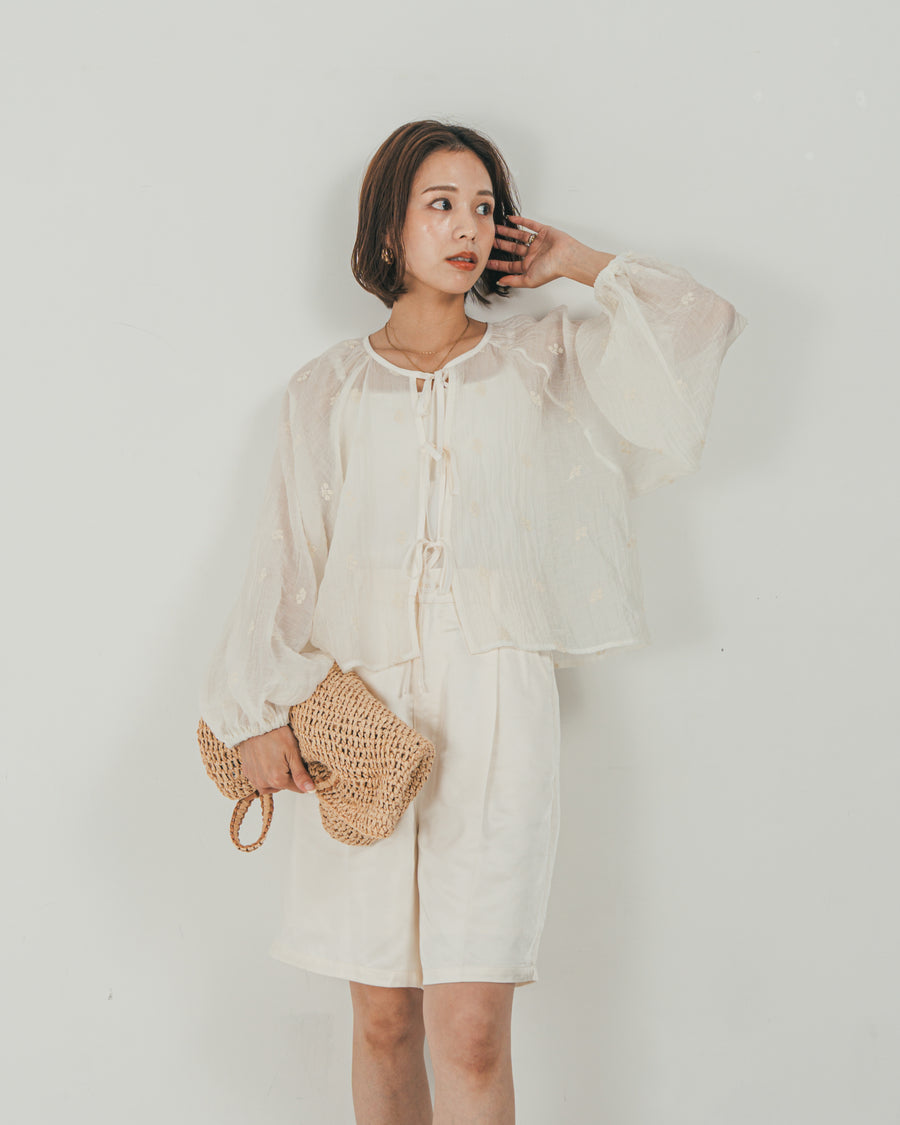 ［SET］フロントリボン刺繍 Veilブラウス + Vintageサテン　ハーフパンツ（2SET）