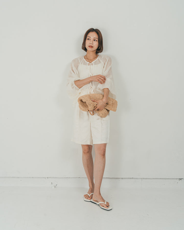 ［SET］フロントリボン刺繍 Veilブラウス + Vintageサテン　ハーフパンツ（2SET）