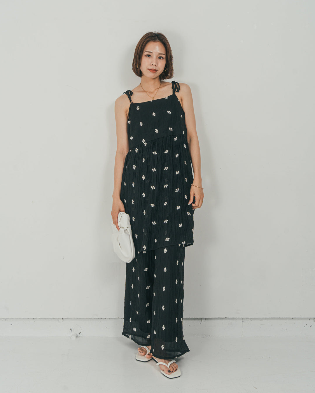 ［SET］ショルダーリボン刺繍Veilキャミ + 刺繍 Veilロングパンツ（2SET）