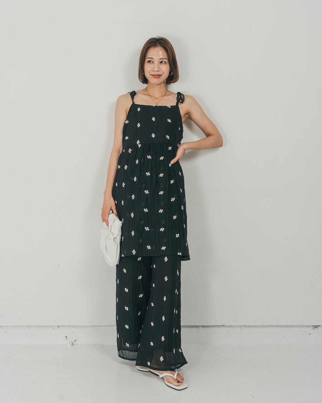 ［SET］ショルダーリボン刺繍Veilキャミ + 刺繍 Veilロングパンツ（2SET）