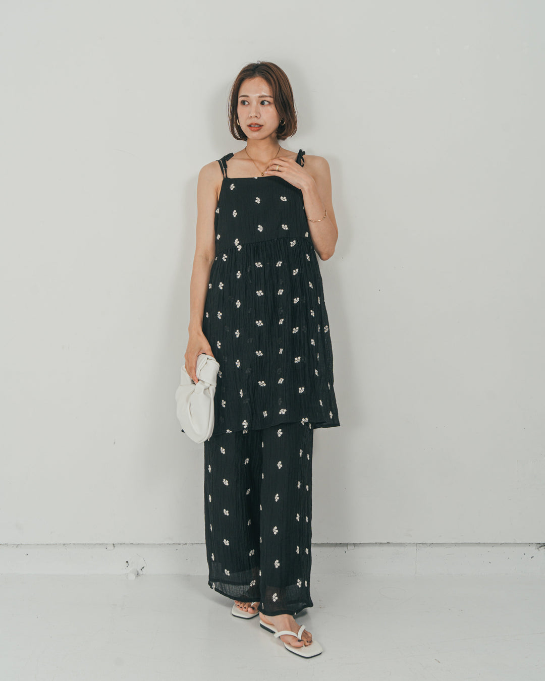 ［SET］ショルダーリボン刺繍Veilキャミ + 刺繍 Veilロングパンツ（2SET）