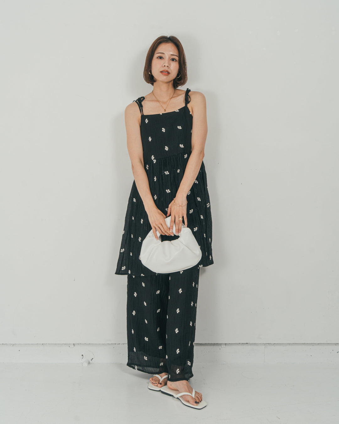 ［SET］ショルダーリボン刺繍Veilキャミ + 刺繍 Veilロングパンツ（2SET）