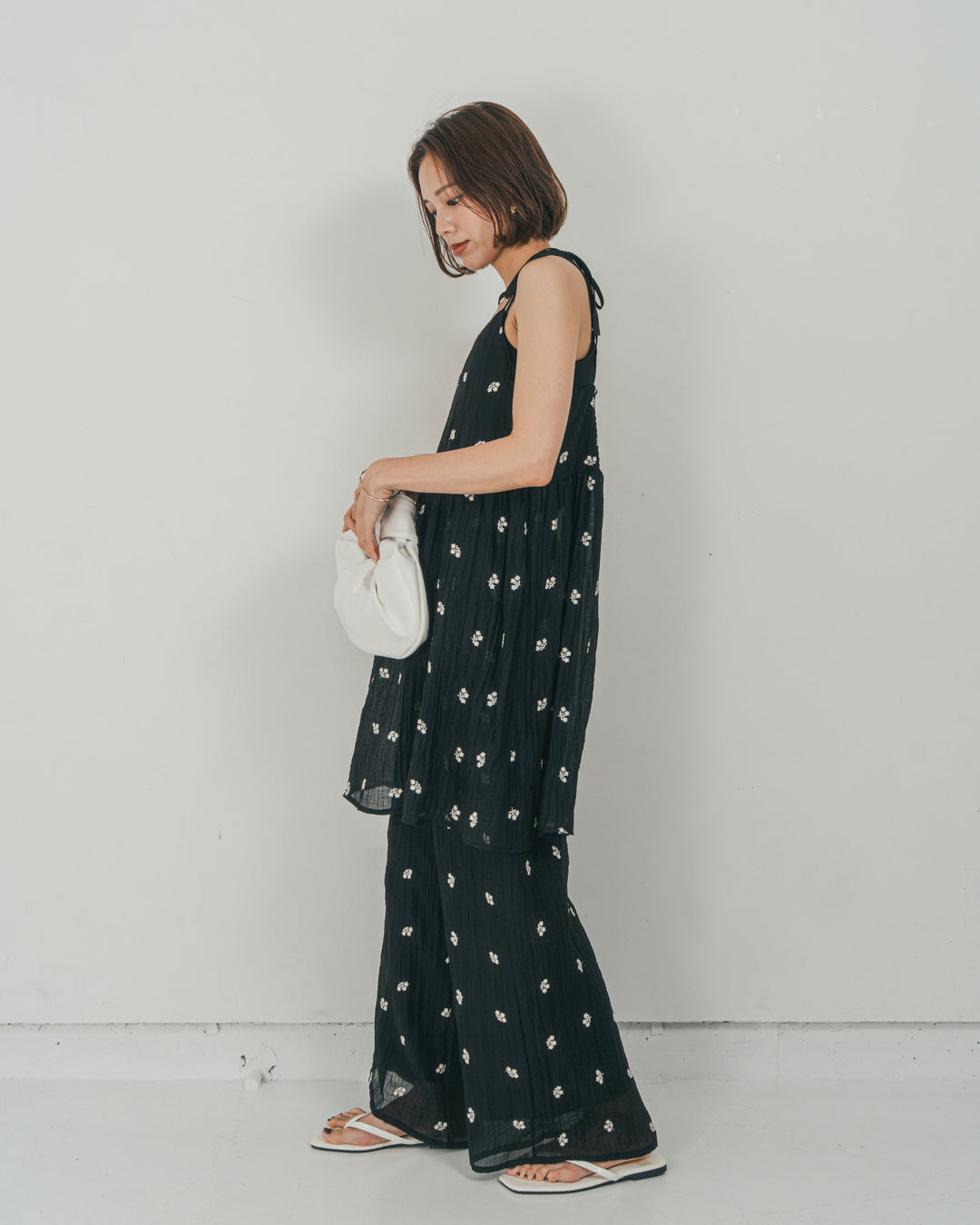 ［SET］ショルダーリボン刺繍Veilキャミ + 刺繍 Veilロングパンツ（2SET）