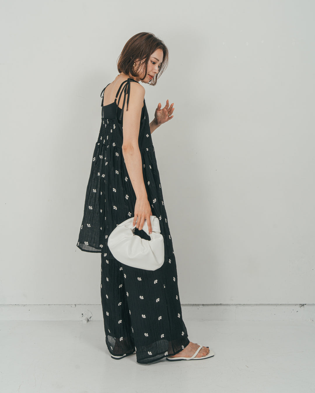 ［SET］ショルダーリボン刺繍Veilキャミ + 刺繍 Veilロングパンツ（2SET）
