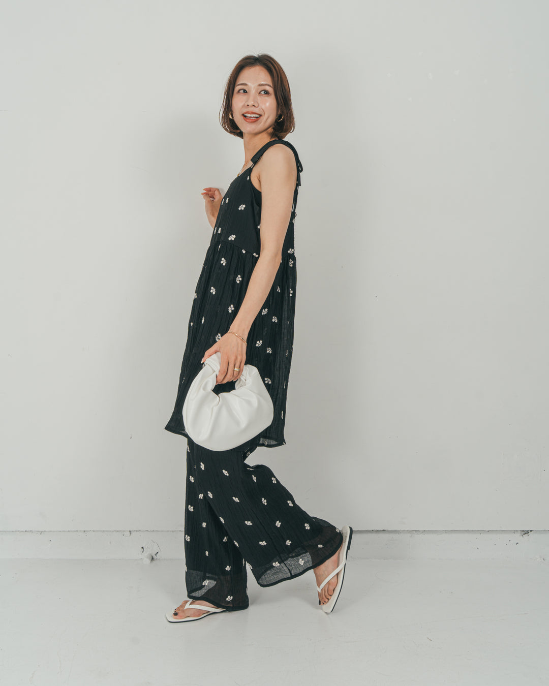 ［SET］ショルダーリボン刺繍Veilキャミ + 刺繍 Veilロングパンツ（2SET）