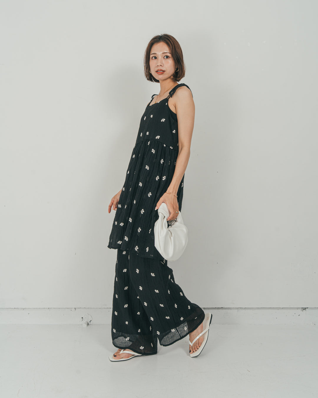 ［SET］ショルダーリボン刺繍Veilキャミ + 刺繍 Veilロングパンツ（2SET）