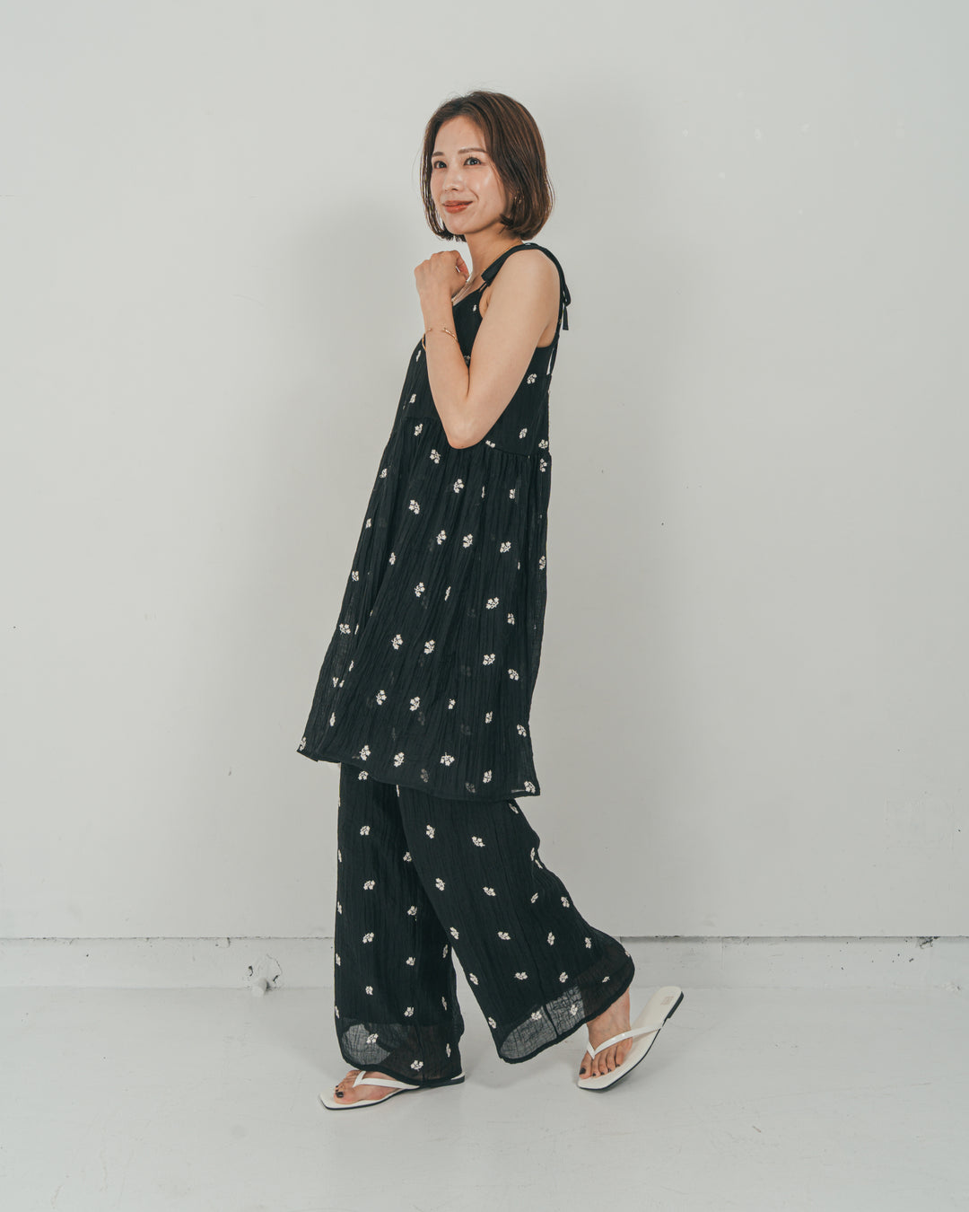［SET］ショルダーリボン刺繍Veilキャミ + 刺繍 Veilロングパンツ（2SET）