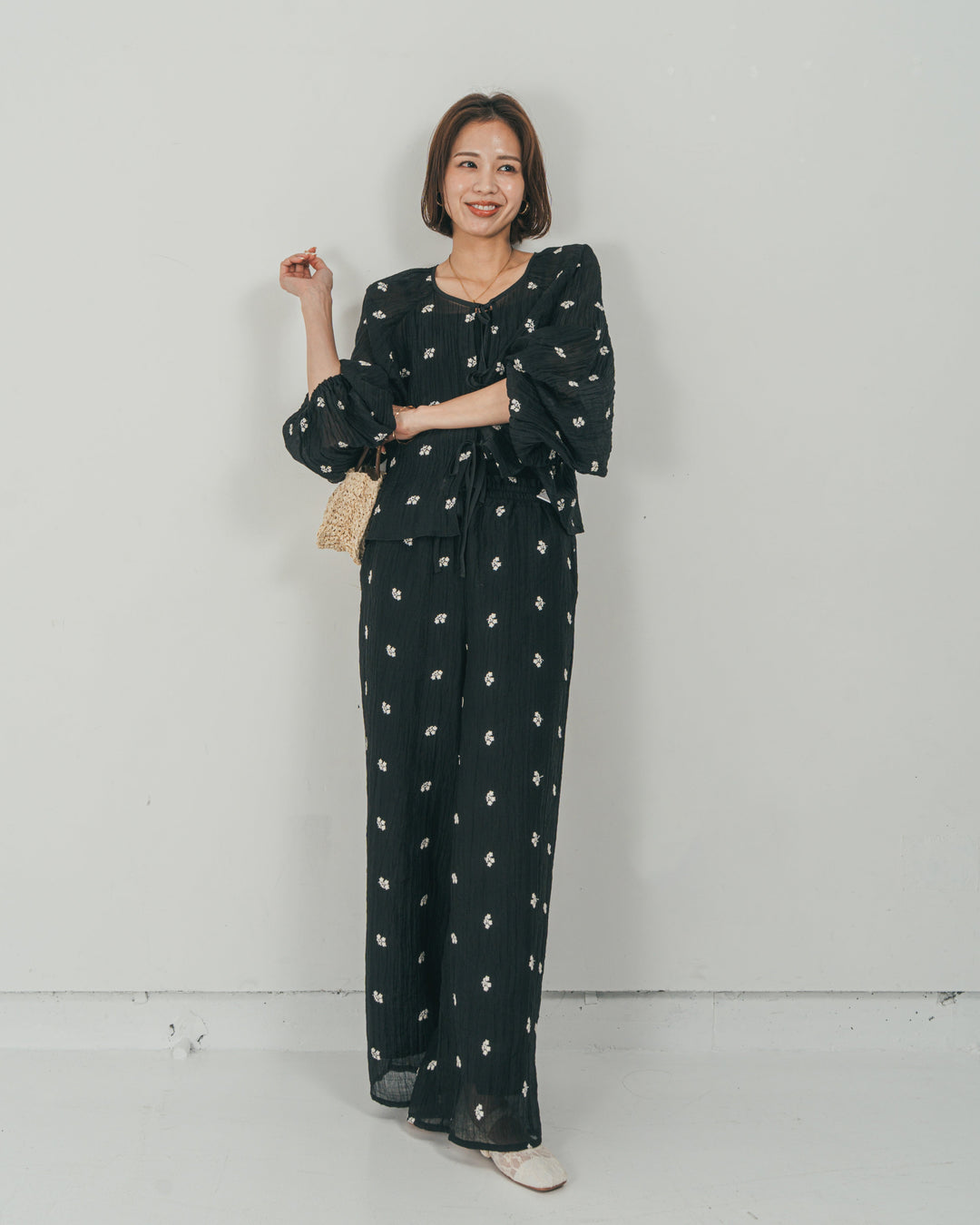 ［SET］フロントリボン刺繍 Veilブラウス + 刺繍 Veilロングパンツ（2SET）