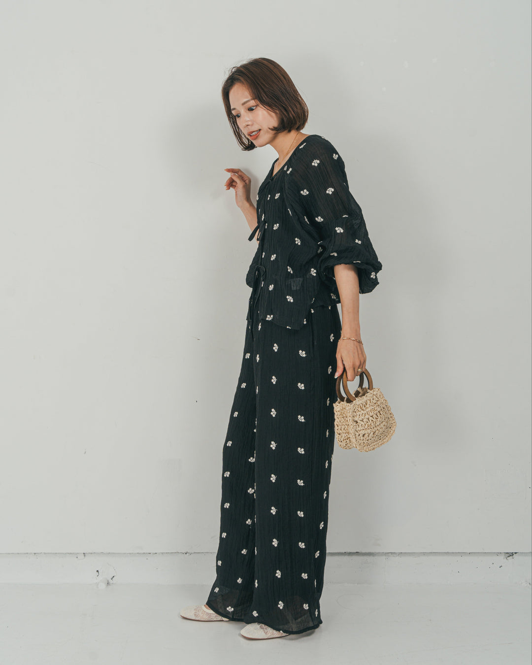 ［SET］フロントリボン刺繍 Veilブラウス + 刺繍 Veilロングパンツ（2SET）