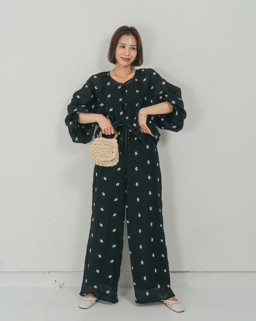 ［SET］フロントリボン刺繍 Veilブラウス + 刺繍 Veilロングパンツ（2SET）