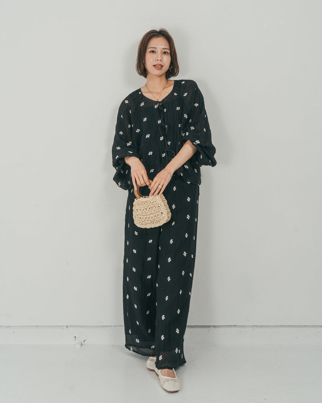 ［SET］フロントリボン刺繍 Veilブラウス + 刺繍 Veilロングパンツ（2SET）