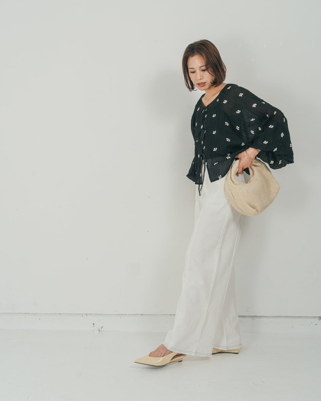 ［SET］フロントリボン刺繍 Veilブラウス + 10oz ニュアンスバイカラー リラックスワイドデニム（2SET）