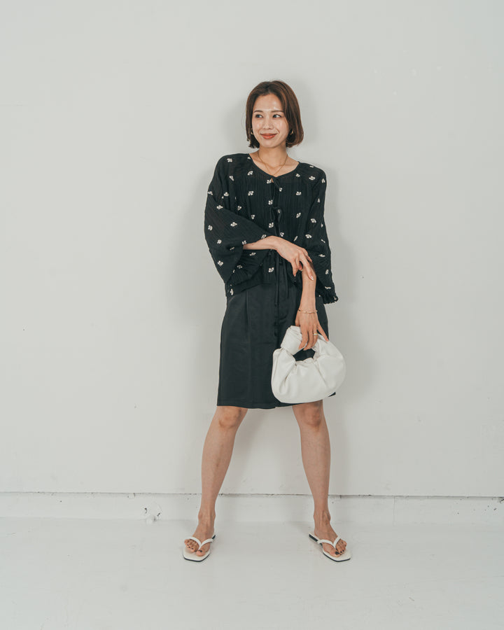 ［SET］フロントリボン刺繍 Veilブラウス + Vintageサテン　ハーフパンツ（2SET）