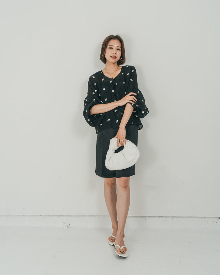 ［SET］フロントリボン刺繍 Veilブラウス + Vintageサテン　ハーフパンツ（2SET）