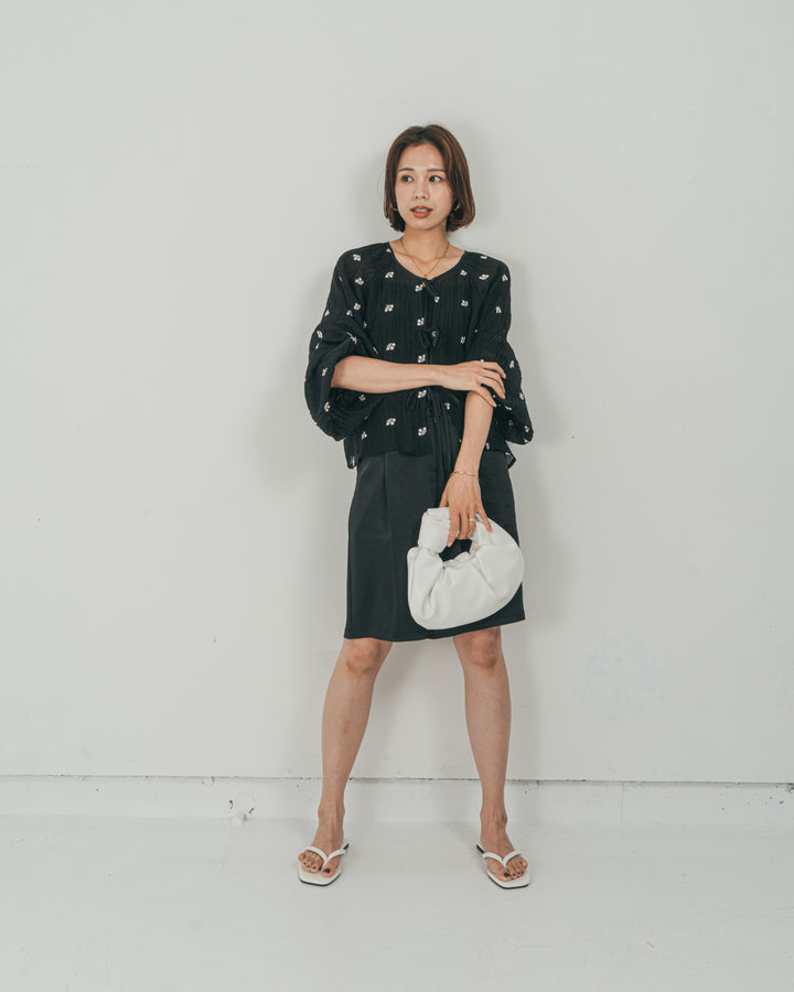 ［SET］フロントリボン刺繍 Veilブラウス + Vintageサテン　ハーフパンツ（2SET）