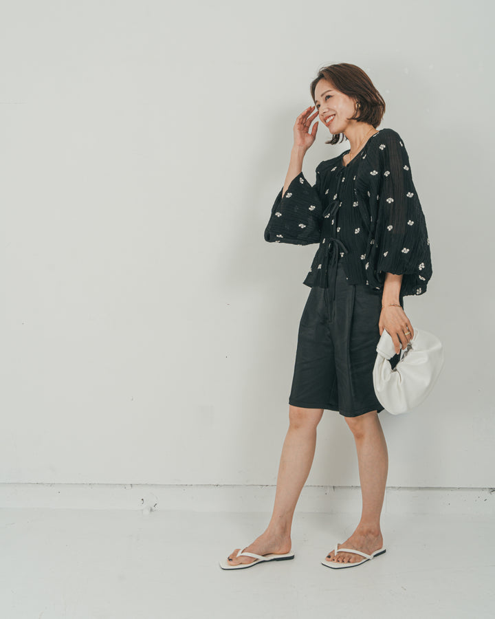 ［SET］フロントリボン刺繍 Veilブラウス + Vintageサテン　ハーフパンツ（2SET）