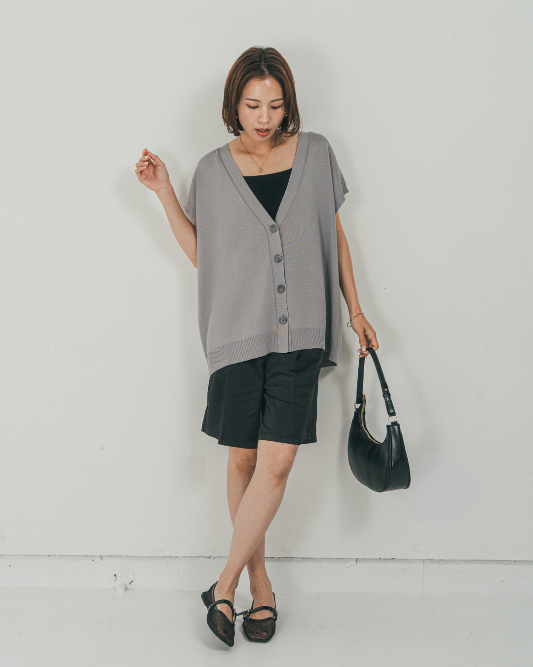 ［SET］VネックRelaxニットベスト + Vintageサテン　ハーフパンツ（2SET）