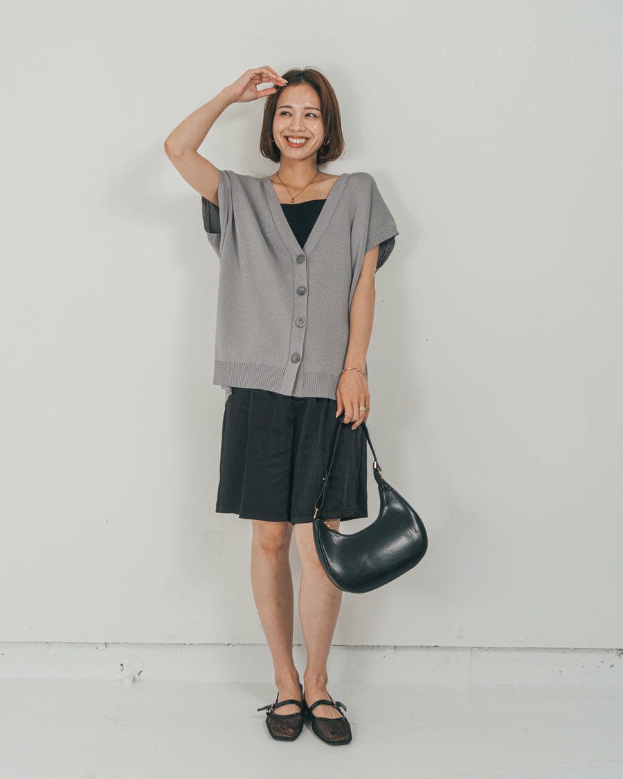 ［SET］VネックRelaxニットベスト + Vintageサテン　ハーフパンツ（2SET）