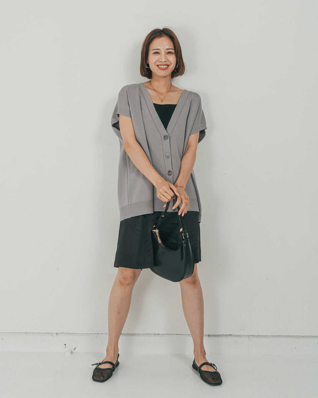 ［SET］VネックRelaxニットベスト + Vintageサテン　ハーフパンツ（2SET）