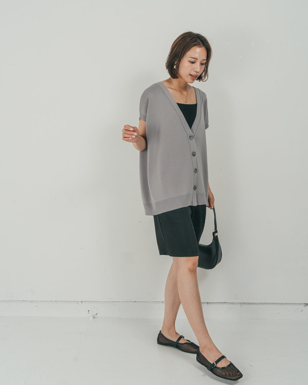 ［SET］VネックRelaxニットベスト + Vintageサテン　ハーフパンツ（2SET）