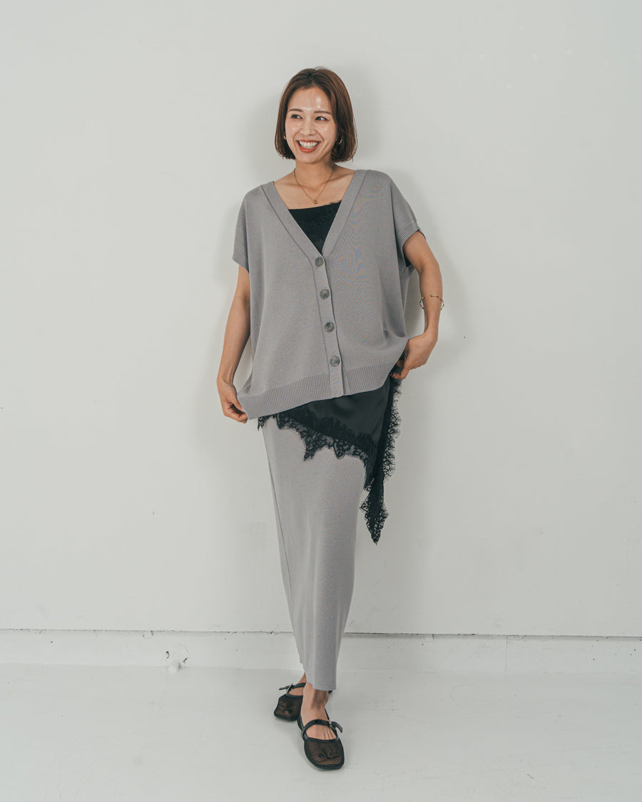 ［SET］VネックRelaxニットベスト + サテンアシメ レースキャミ + Relax Knit ストレートスカート（3SET）