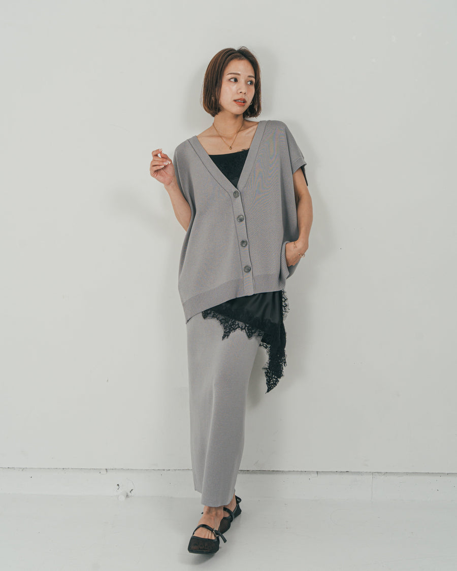 ［SET］VネックRelaxニットベスト + サテンアシメ レースキャミ + Relax Knit ストレートスカート（3SET）