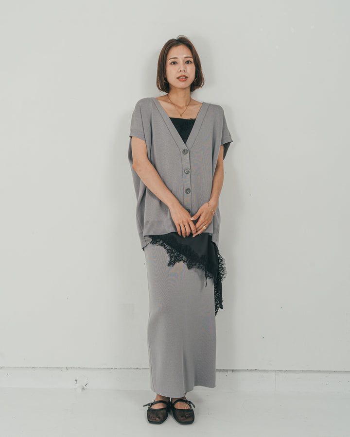 ［SET］VネックRelaxニットベスト + サテンアシメ レースキャミ + Relax Knit ストレートスカート（3SET）