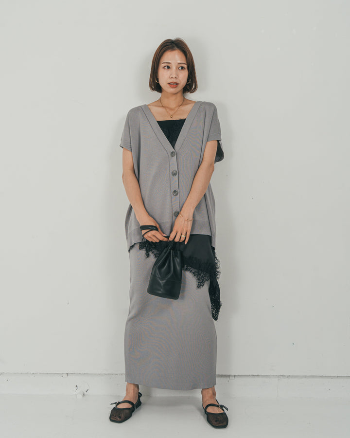 ［SET］VネックRelaxニットベスト + サテンアシメ レースキャミ + Relax Knit ストレートスカート（3SET）