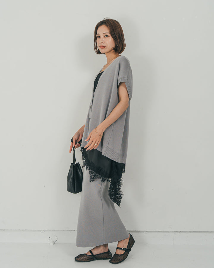 ［SET］VネックRelaxニットベスト + サテンアシメ レースキャミ + Relax Knit ストレートスカート（3SET）